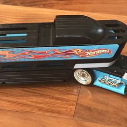 Mattel Hot Wheels 2002 Black Car Carrier Vehicle Semi Truck Car Transport