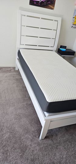 2 - White Twin Beds with Headboard and Footboards