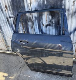 2021 Volkswagen Atlas Cross right rear door shell