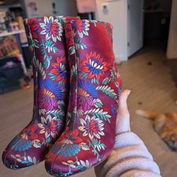 Joie Embroidered Heels Size 35.5