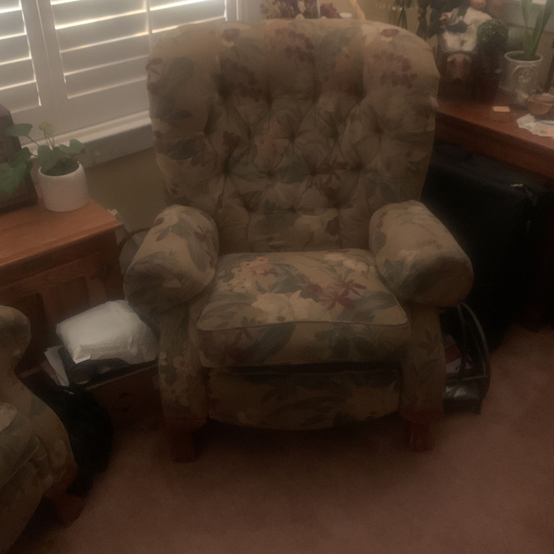 (2) Lazy Boy Recliners for Sale in Oak Glen, CA OfferUp