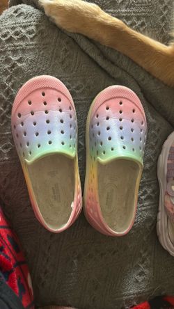 Girls water shoes size 8c