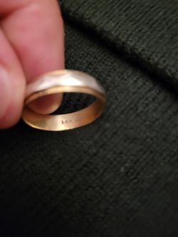 14K gold ring