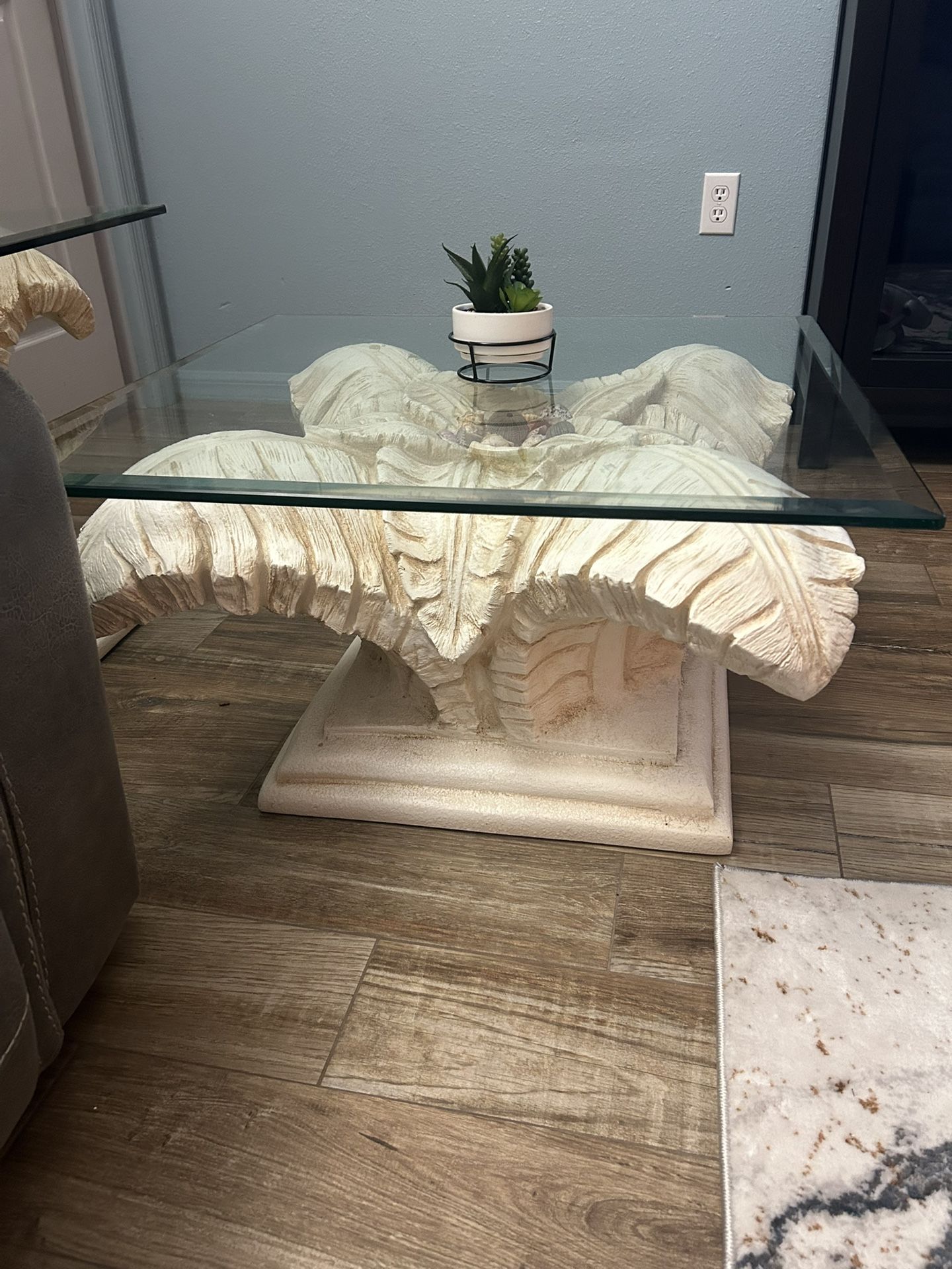 Kitchen Table / Matching End Table , Coffee Tab