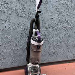 Eureka Vacuum Cleaner Stand-up NEU526