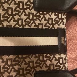 Brand new with tag DKNY  bag. size medium brand new with tag