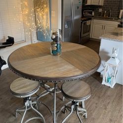 Table and chairs - adjustable heights!