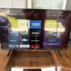 TCL Roku 33” Tv 