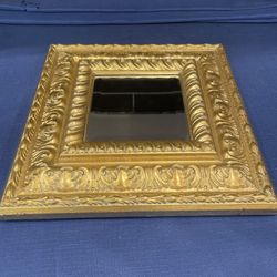 Beautiful Vintage Mirror With Ornate Gold Gilded Frame