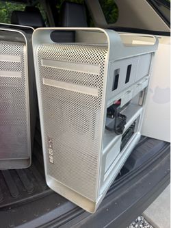 Apple Mac Pro "Cheesegrater" (Dual CPU Tray / Upgraded AMD Radeon)