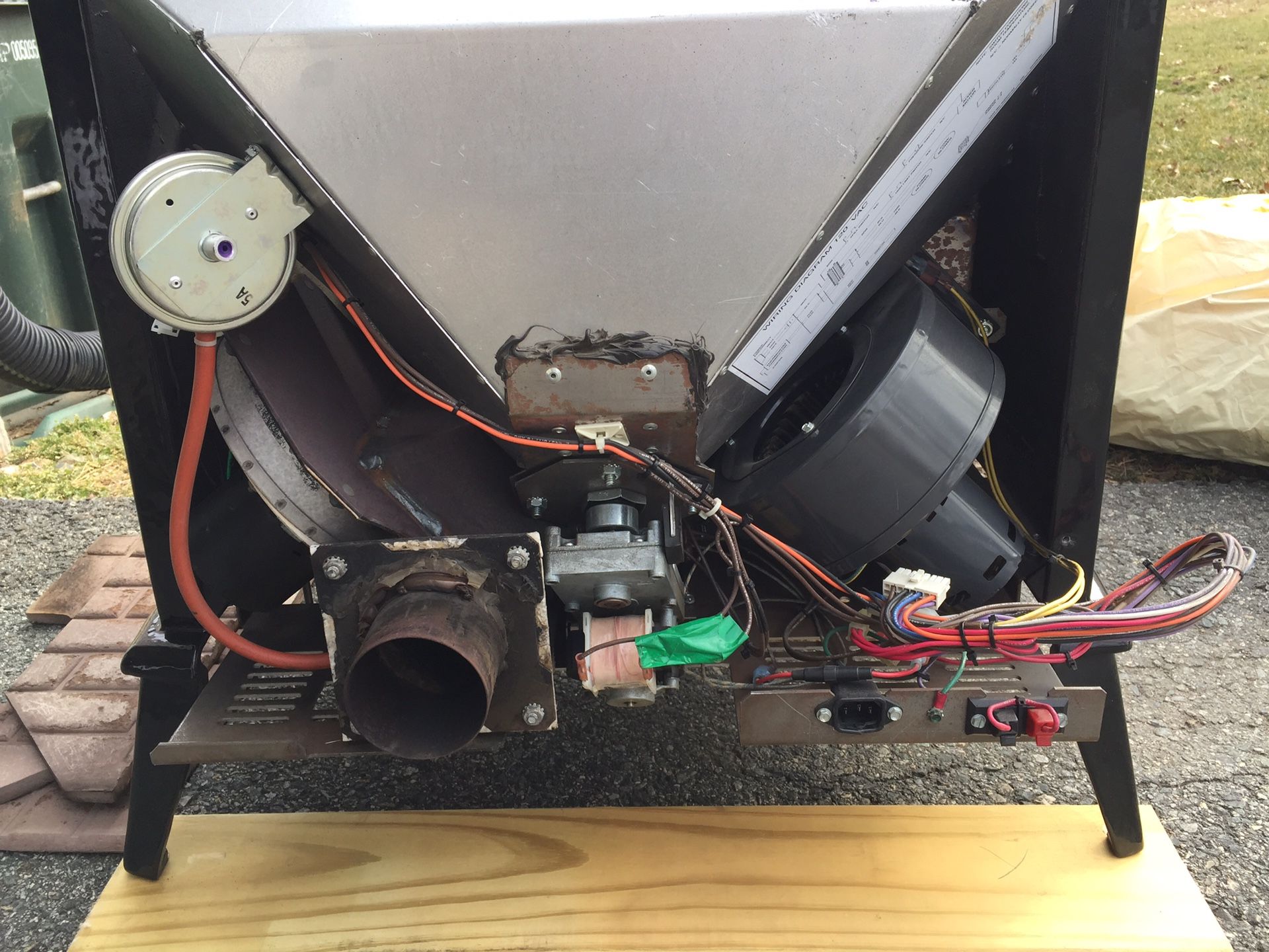 Whitfield Traditions Pellet Stove P11 / T300P for Sale in Elkton, MD