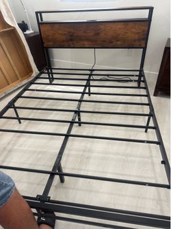 Bed with drawers metal and wood