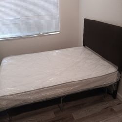 Bedframe  / Boxspring Set 
