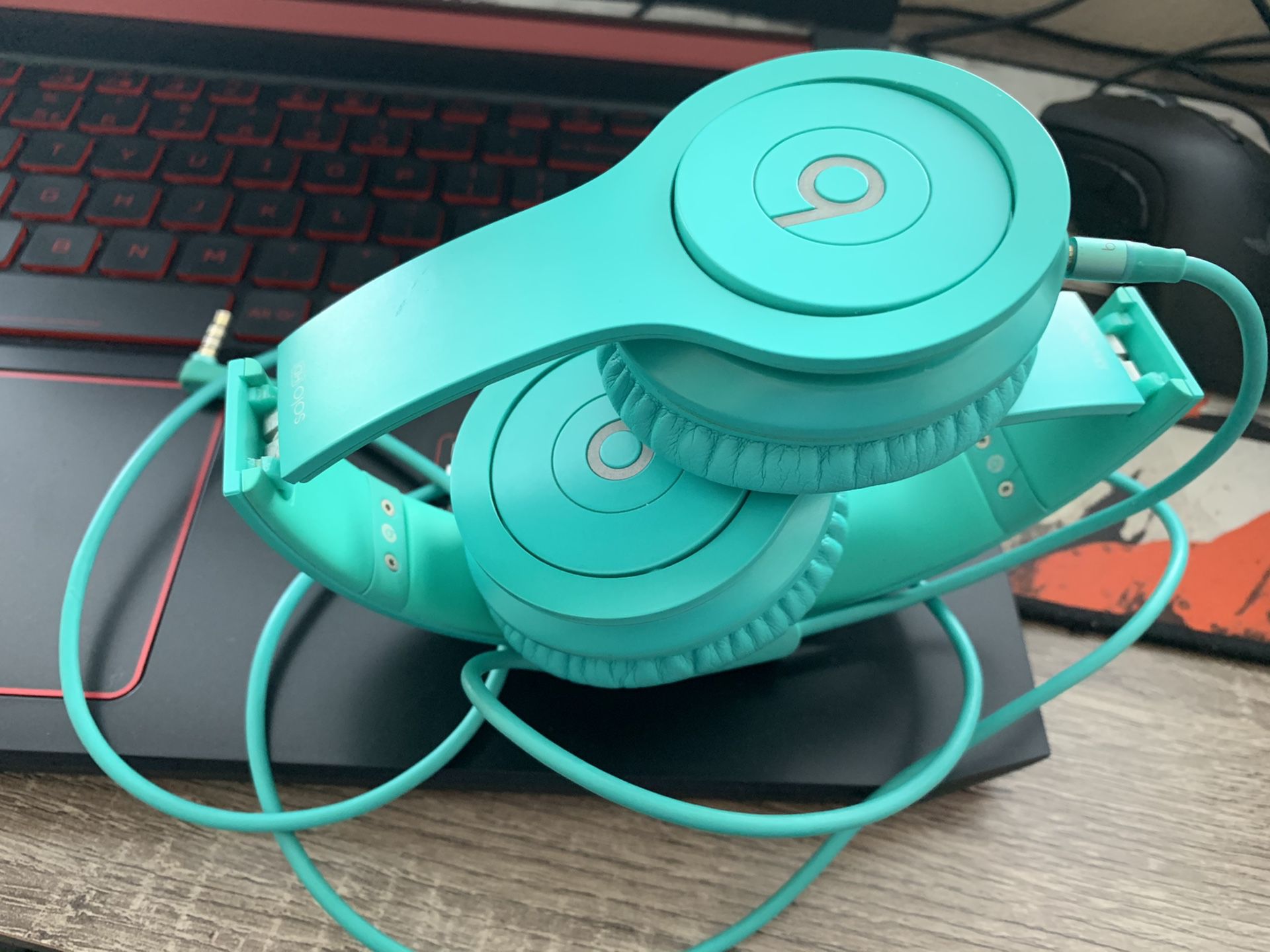 Limited color beats headset