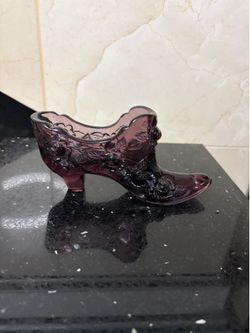 Early 20th Century Vintage Fenton Amethyst Purple slippers