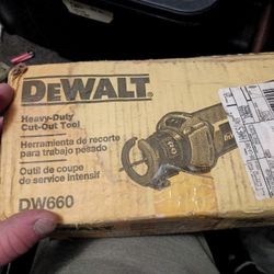 DeWalt Cut Out Tool