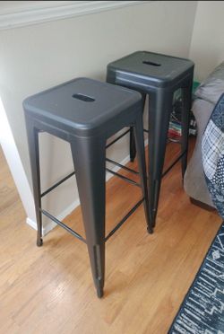 2 Black Metal Bar Stools