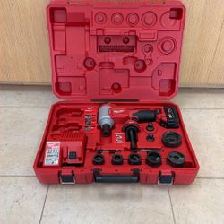 MILWAUKEE M18 2676-22 FORCE LOGIC 10T KNOCKOUT TOOL