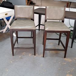 par de bancos buenas condiciones 