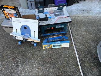 Router , Spindle sander, 2 router tables