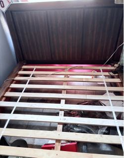 QUEEN BED FOR SALE Mattress Included