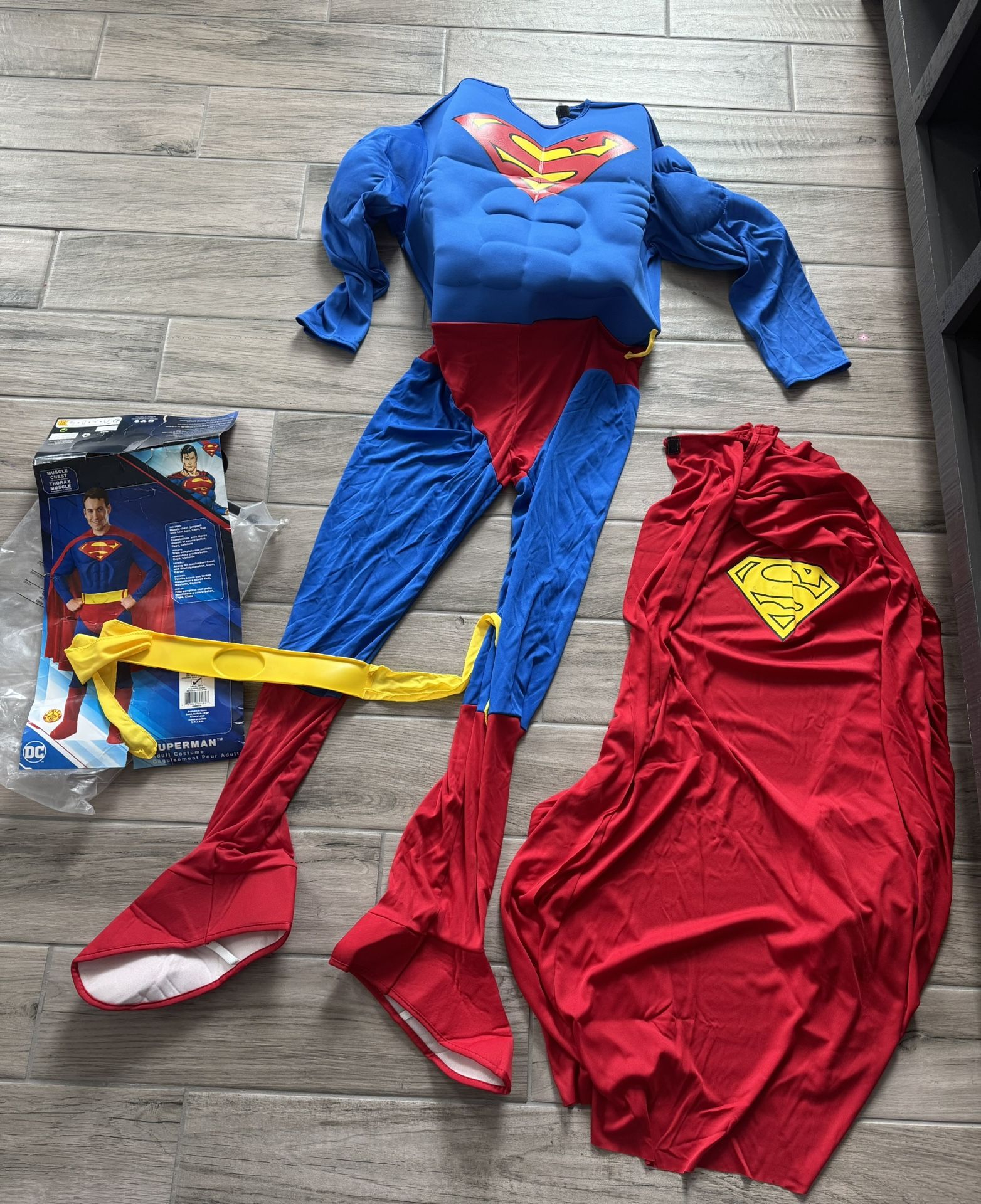 DC Comics Deluxe Muscle Chest Superman Adult Size Small