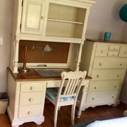 Solid Wood Bedroom Set 