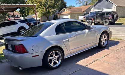 2004 ford mustang gt