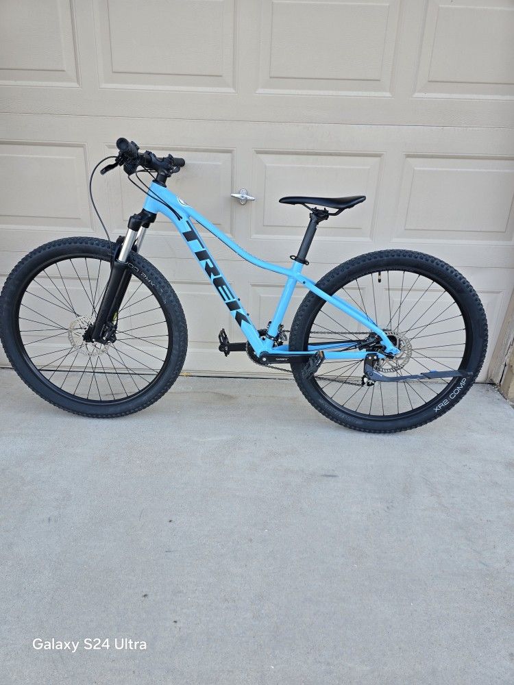 TREK MARLIN 5 MOUNTAIN BIKE (SMALL FRAME)