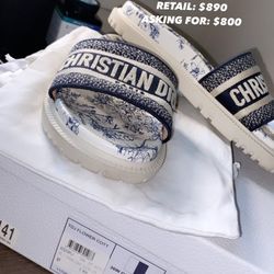 PERFECT CONDITION DIOR SLIDES SIZE 37/7