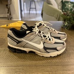 Nike Zoom Vomero 5 Supersonic in size 11