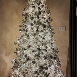 Balsam Hill Frosted Fraser Fir 7.5’