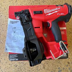 Milwaukee M18 FUEL 18-Volt Lithium-Ion Brushless Cordless Coil Roofing Nailer (Tool Only)