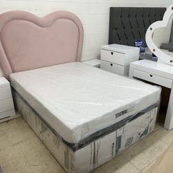 New Heart-Shaped Bedroom Set (Queen/Full/Twin)