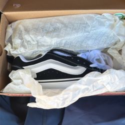 Brand New Pair Of Vans Knu Schools 