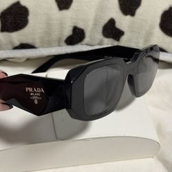 PRADA SUNNIES