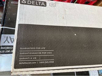 Delta faucet with pull out sprayer