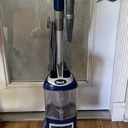 Shark NV360 Navigator Lift-Away Deluxe Upright Vacuum with Large Dust Cup Capacity, HEPA Filter, Swivel Steering, Upholstery Tool & Crevice Tool, Blue