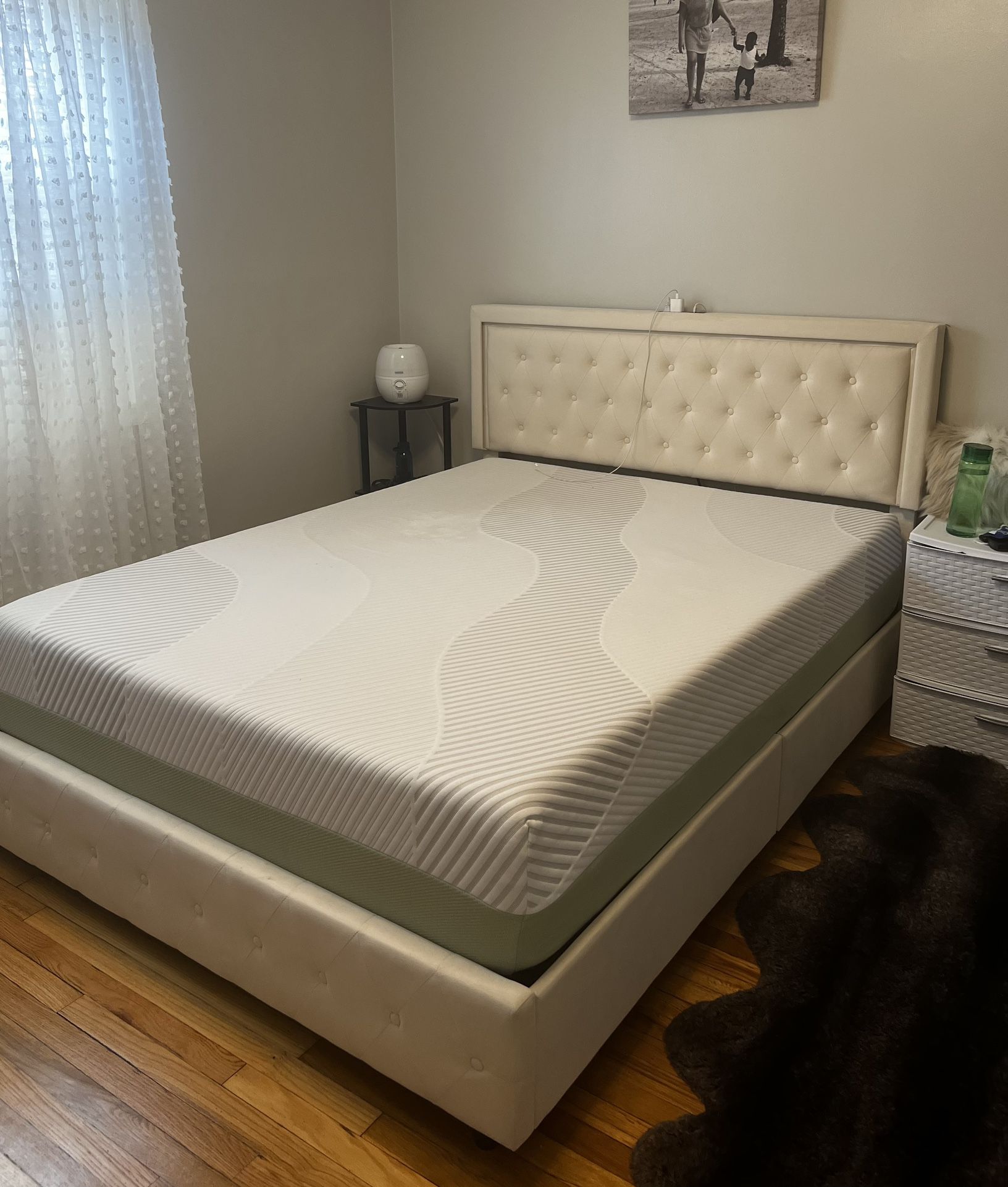 Queen Bed & Memory Foam Mattress