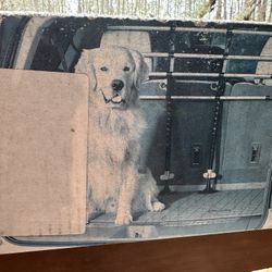 Pet gate for vehicle 
