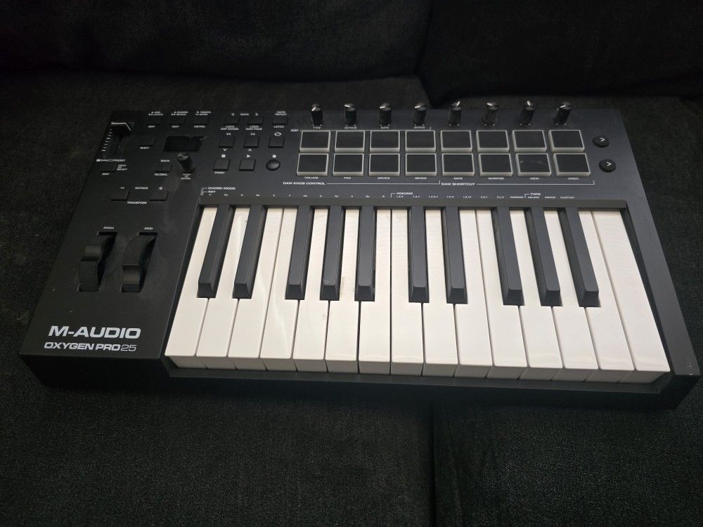 M Audio Pro Oxygen 25 Keyboard Controller