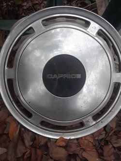 Caprice Classic hubcap best offer