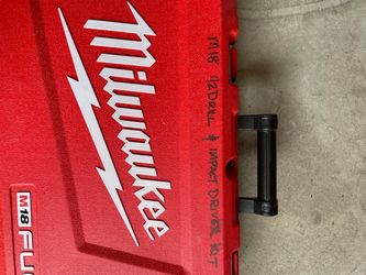 Milwaukee M18 combo set hammer drill /driver and impact driver