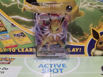 Pokemon TCG Jolteon VMAX