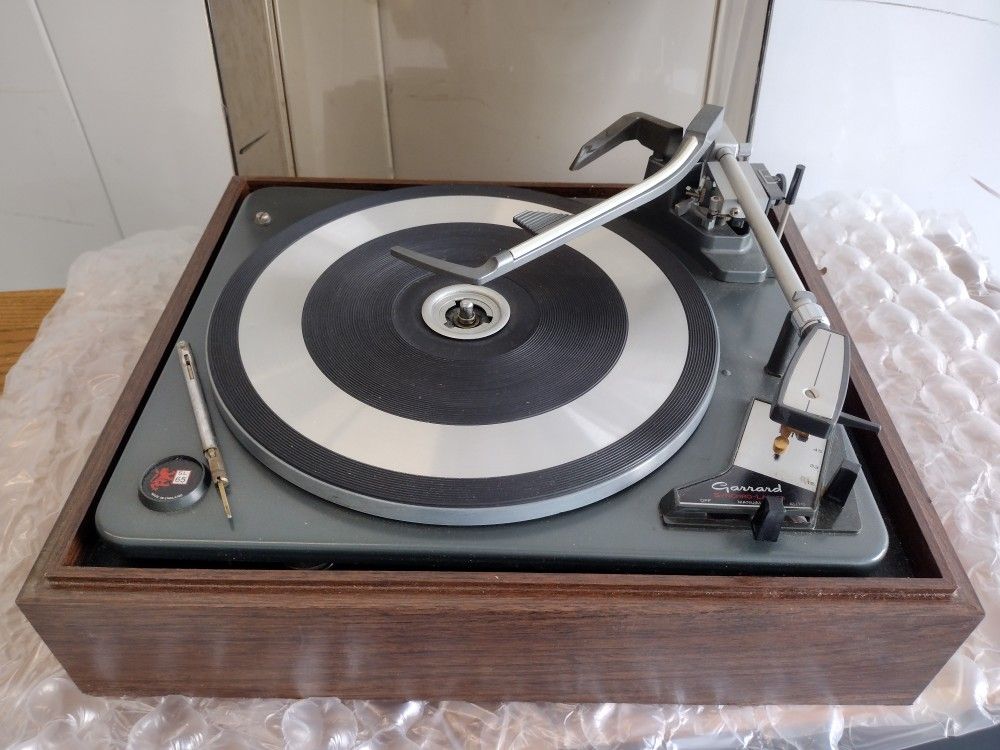 Turntable.Speakers.Subwoofers... Call