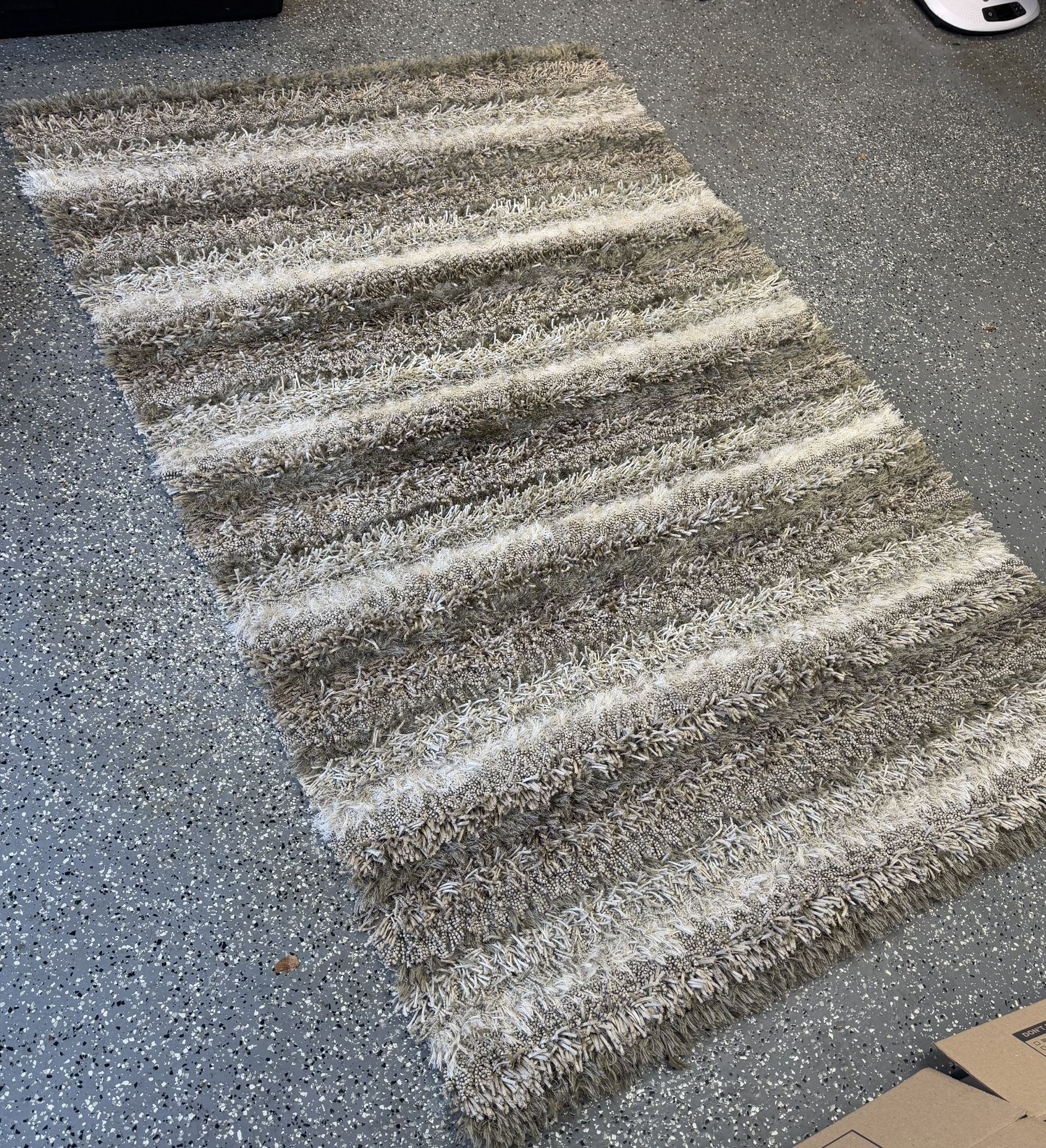 8’ x 5’ Furry Rug - Barely Used