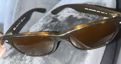 Ray-Ban RB2132 Wayfarer Authentic • Great condition Clean lenses, no damage  💲 $50 — quick sale Pickup today