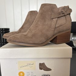 A New Day Nikki Ankle Boots Womens Size 5 Suede Taupe Booties