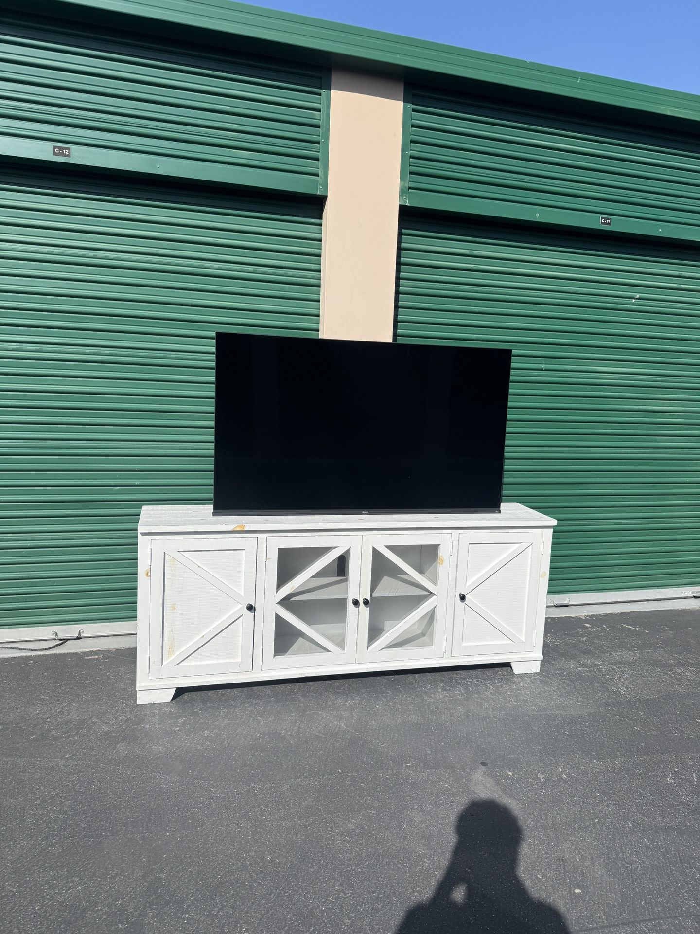 65” TV & White Farmhouse Stand + FREE DELIVERY