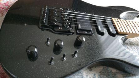 Vintage 1989 Yamaha RGX612MA with built in preamp "Super Strat" model.